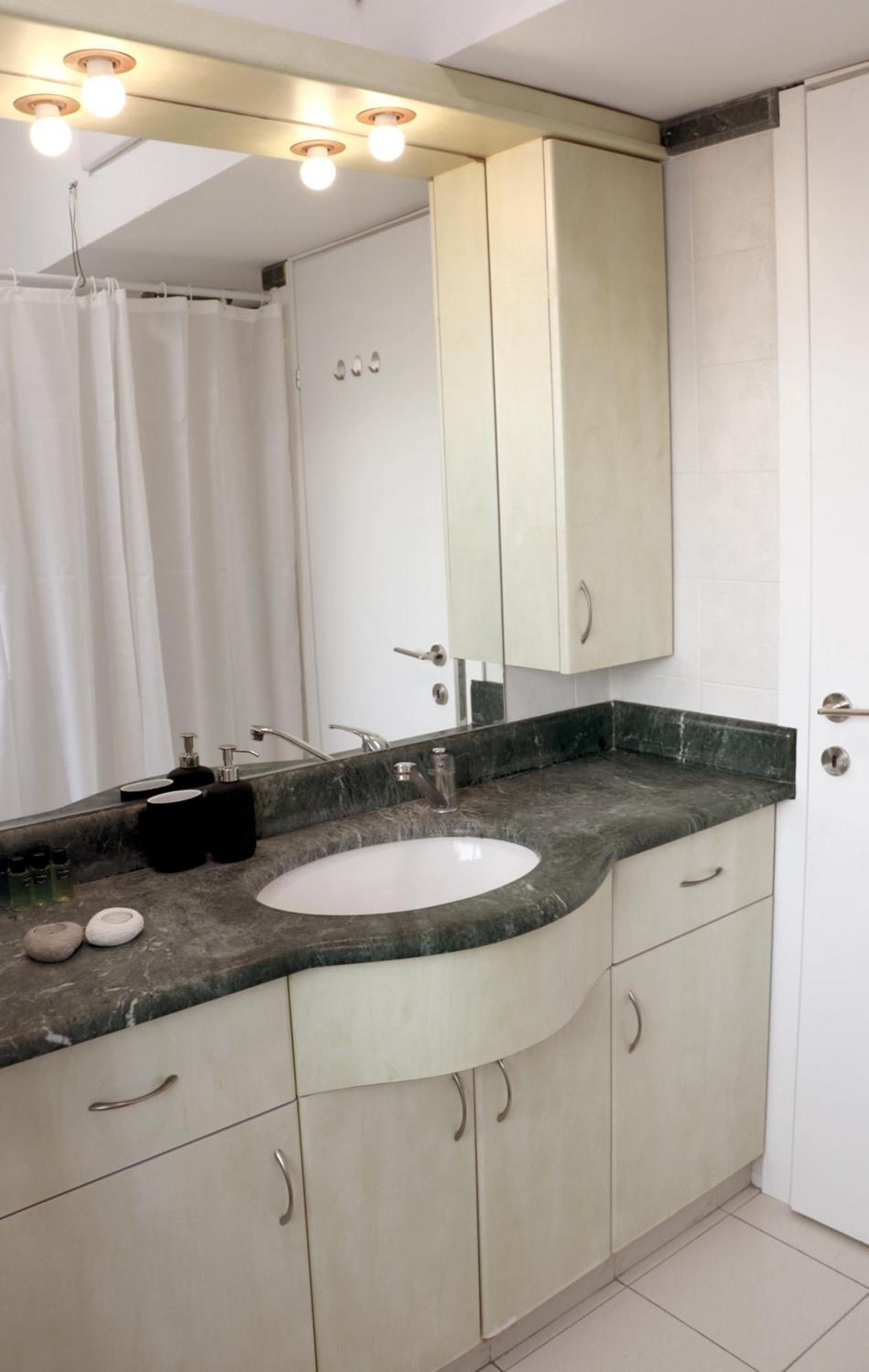 Apartment Beautiful 1 Bedroom Next To Hacarmel Market And The Royal